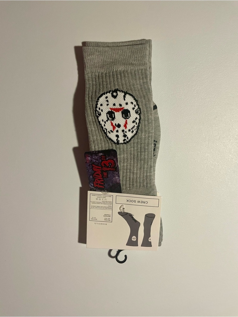 NWT Bioworld Friday the 13th Jason Voorhees Mask Crew Socks Unisex Size 10-13